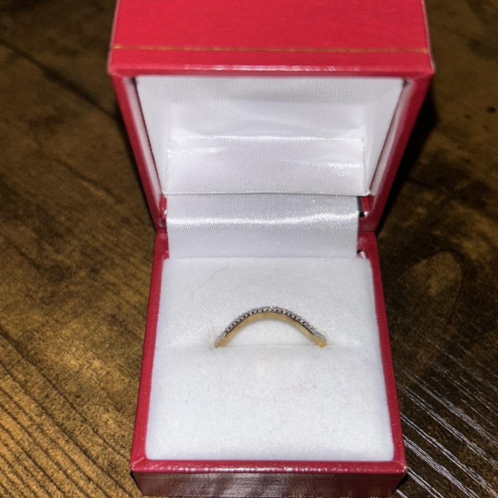 Diamond 10K Gold Ring - EUC - Picture 2 of 14